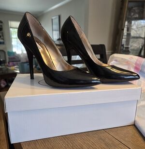 Steve Madden Womens 8.5 Black 4 Inch Heels